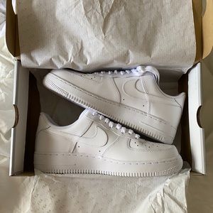 BRAND NEW IN BOX AIR FORCE 1